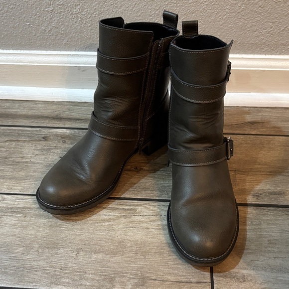 GUC G.H. Bass Women's Grey Leather Boots - Picture 1 of 9